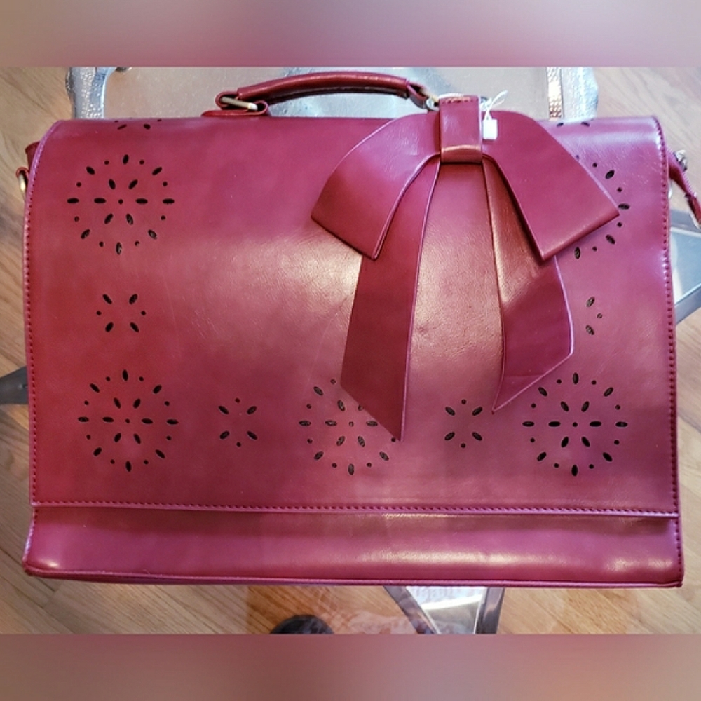 Ecosusi Vegan Leather Briefcase,w/detachable bow, Burgundy, NWOT